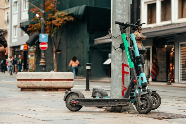 Investir dans un scooter électrique 50 pour une mobilité verte en ville