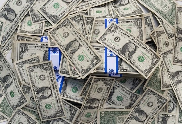 Comparatif des banques en ligne gratuites : quel choix étudiant ?